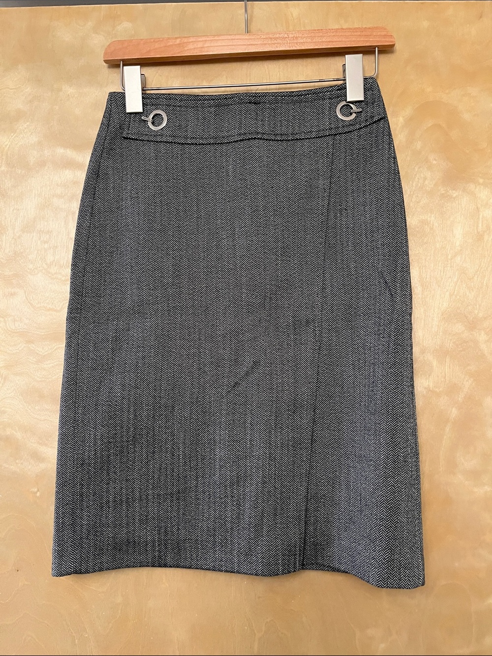 H&M Gray Herringbone Pencil Skirt with Grommet Accents